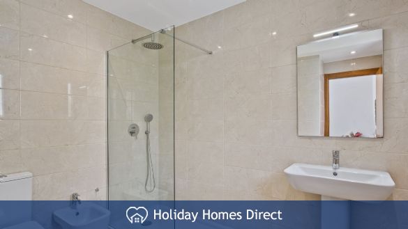 Villa Deas Vilamoura Villa with shower and sink